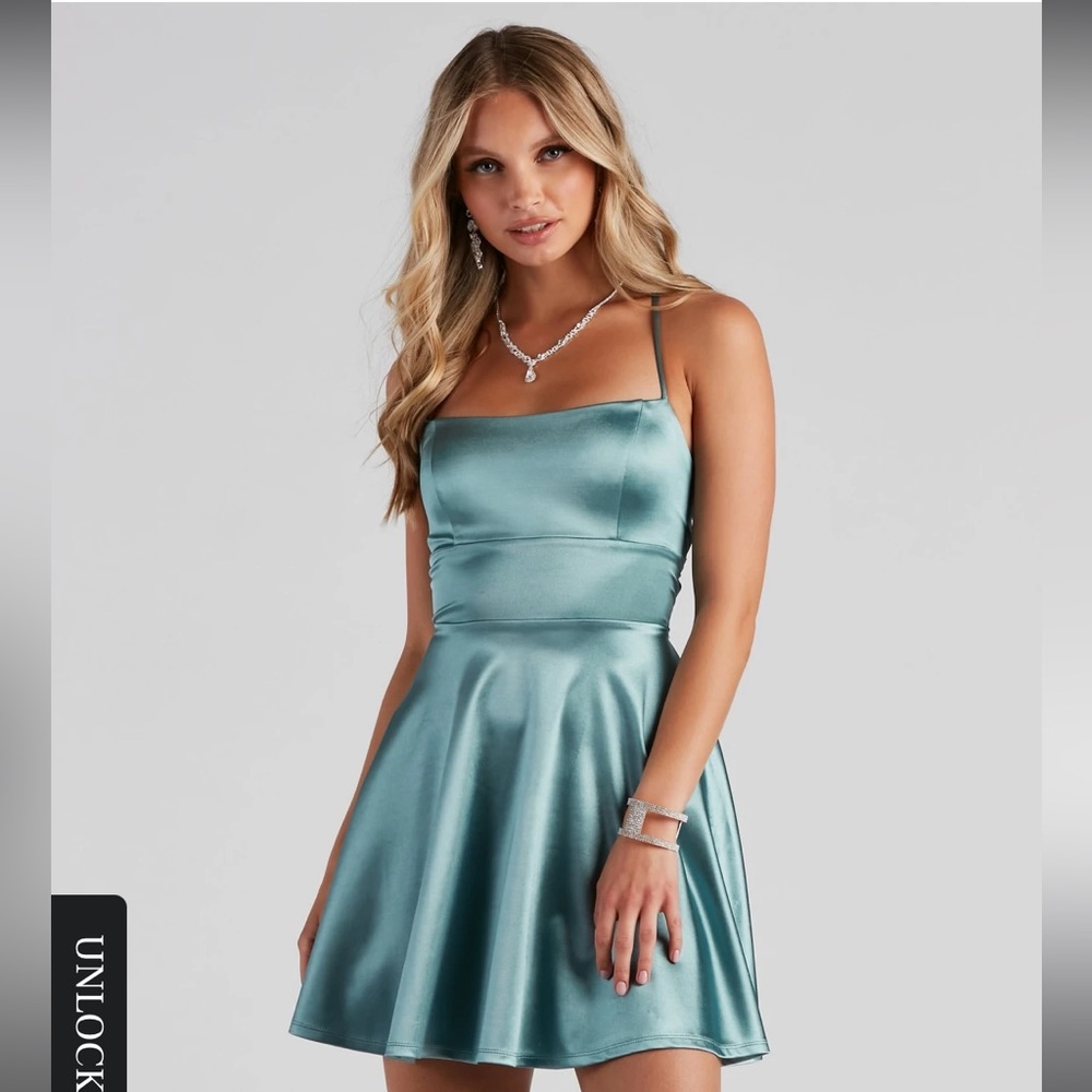 COPY - Brand: Windsor. Size Small.
